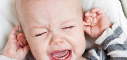 الاطفال الم الاذن عند ألم الأذن