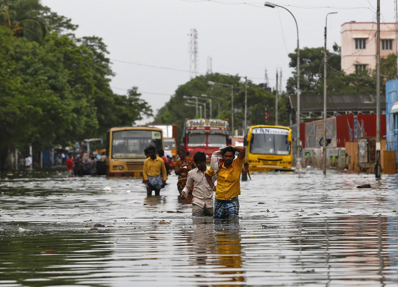 صور عن الفيضانات , الفيضانات اخطر الكوارث الطبيعية غرور وكبرياء